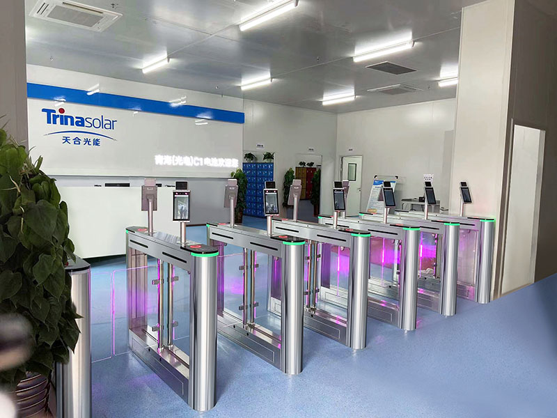 Tianhe Guangneng (Qinghai) Crystal Silicon Co., LTD. Face recognition swing gate